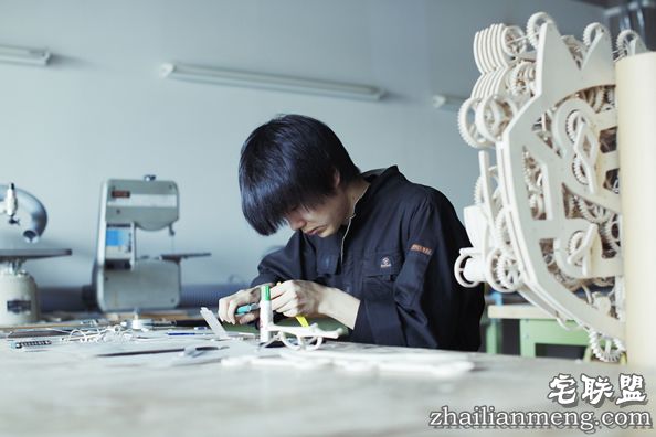 Plock书写时钟 神奇时钟竟会自己写出时间！