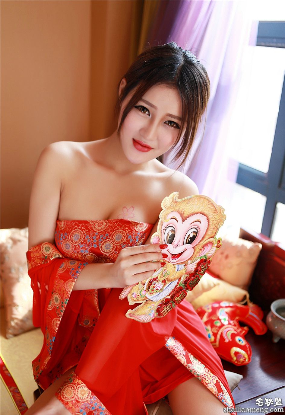 惊艳美女王乔恩Abby红色诱惑写真6