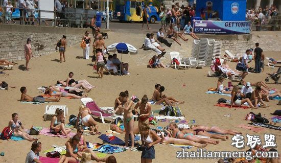 天体海滩好风流 脱精光才给你进的哦