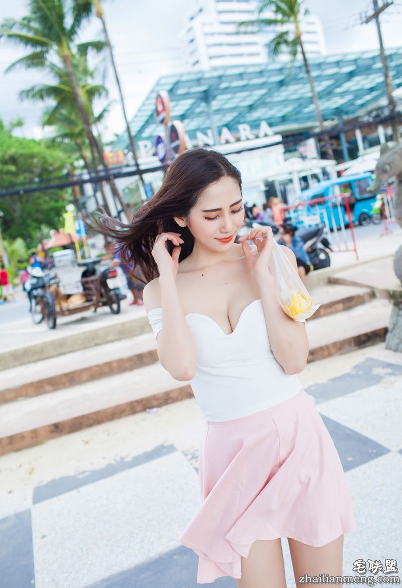 SISY思小清新粉色性感短裙美腿气质写真3