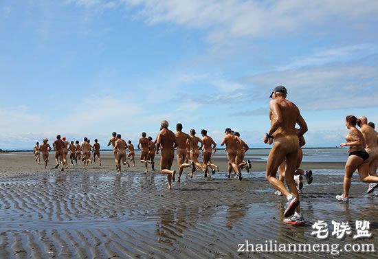 天体海滩好风流 脱精光才给你进的哦