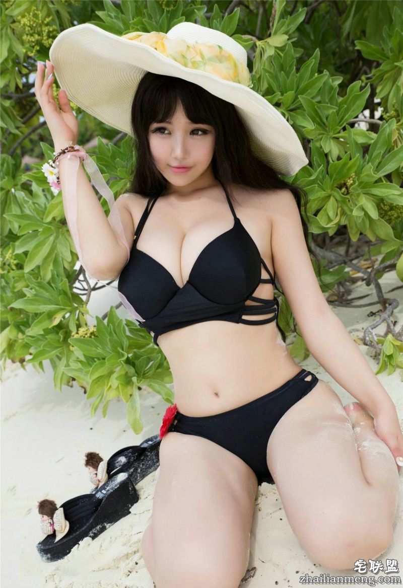 清纯嫩模Barbie可儿大胆海滩比基尼写真俏皮可爱8