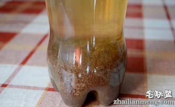 男子实验“将牛奶倒进可乐里”，下一秒的变化让我再也不敢喝可乐