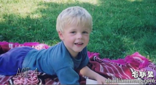 美艳变性人网红晒变性史，可爱男孩竟成性感美女