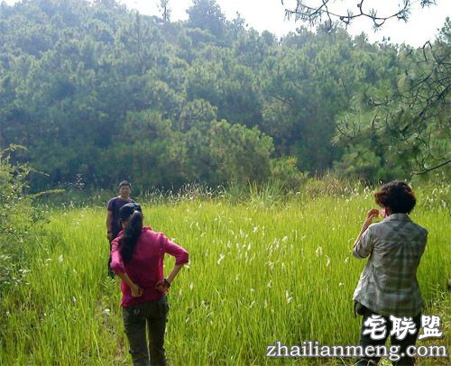 混帐门事件艳照曝光 一男女户外露营混帐时发生一夜情