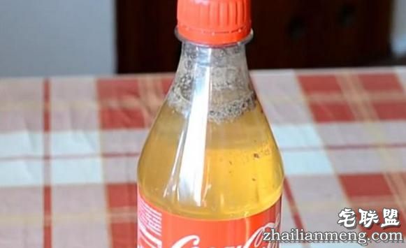 男子实验“将牛奶倒进可乐里”，下一秒的变化让我再也不敢喝可乐