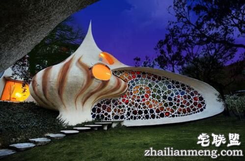 全球那些奇葩有趣的房子，设计的太魔性了！