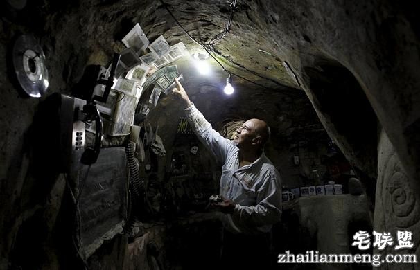 男子不停在这挖掘所有人以为他疯了，12年后被他的成品惊掉下巴