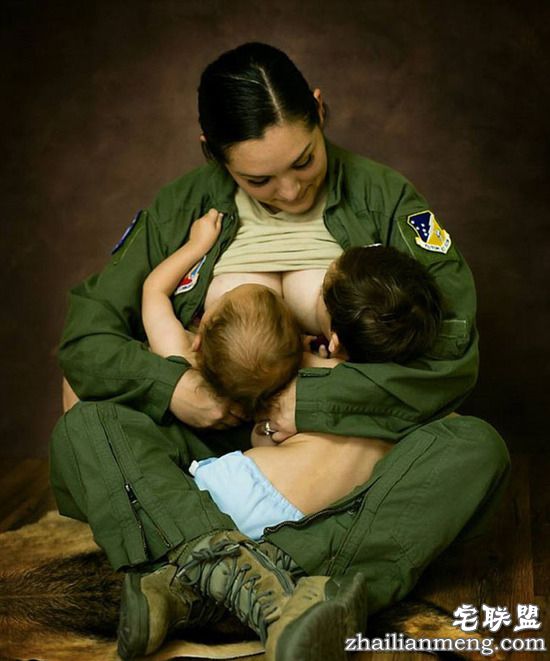 女兵,护士,教师...这8个职业的女性哺乳各是啥样