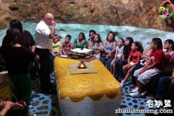 男子不停在这挖掘所有人以为他疯了，12年后被他的成品惊掉下巴