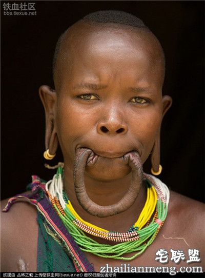 吓人!全球上最大的唇盘 称嘴大陪嫁的牛畜越多！