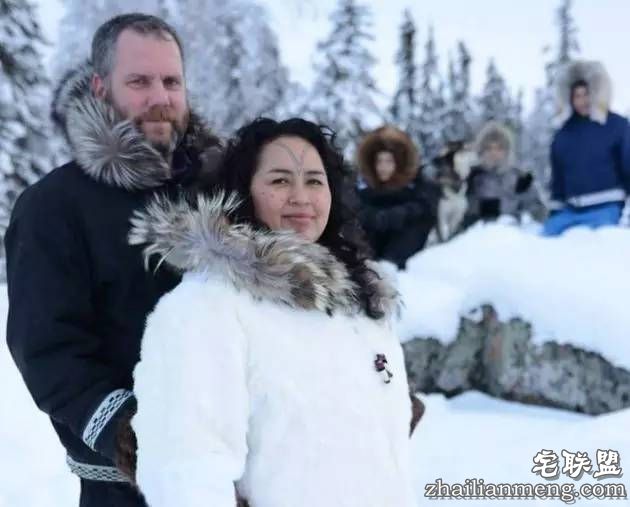 婚礼请大家吃500块肯德基，今年开1400里只为老婆吃全家桶