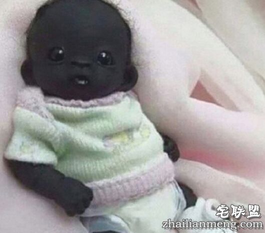 网曝!全球上最黑的孩子走红:黑的看不见