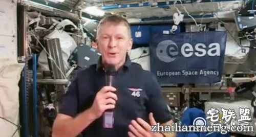 正在国际空间站的英国宇航员皮克打错电话，网上发文致歉