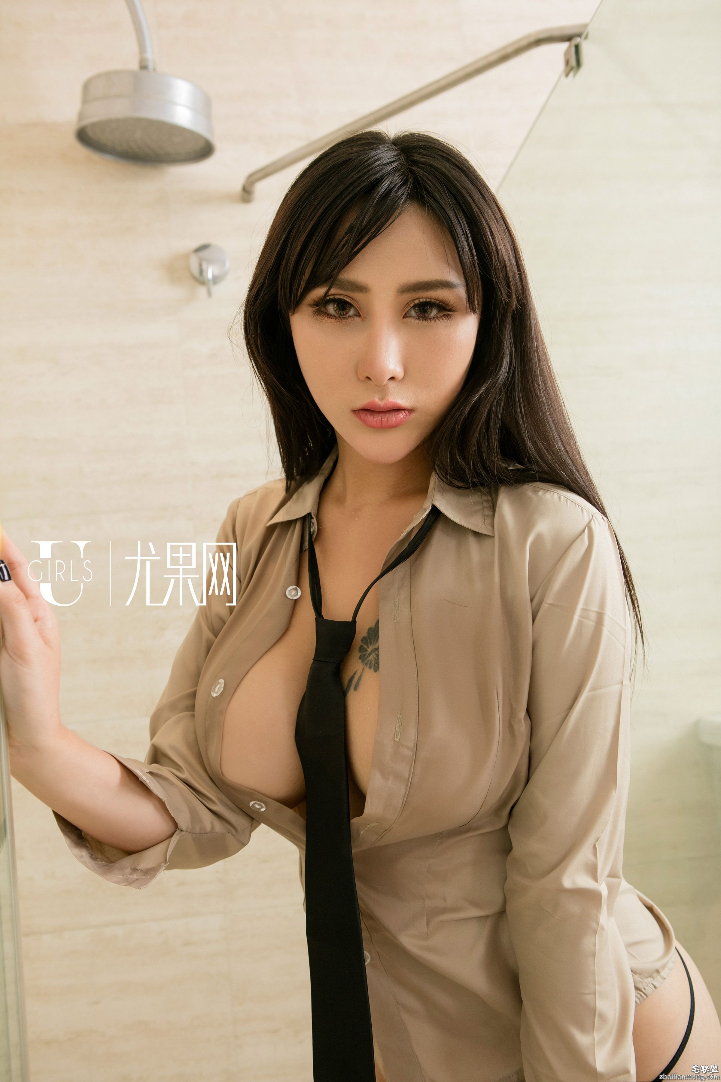 [尤果网] 爆乳mm孟狐狸浴室惹火湿身诱惑图片 第320期第4张