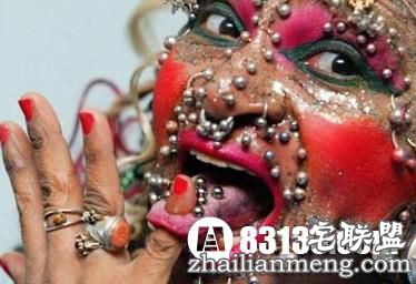 重口味!人体穿刺 姐看着都疼! 