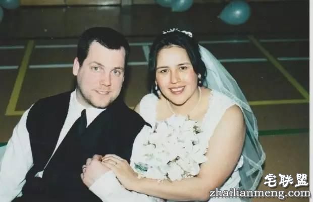 婚礼请大家吃500块肯德基，今年开1400里只为老婆吃全家桶