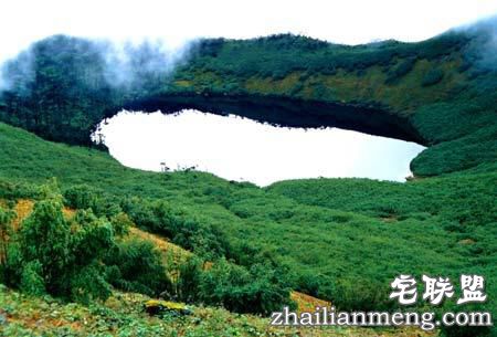 惊叹!云南迷人湖 大声说话就会下雨！