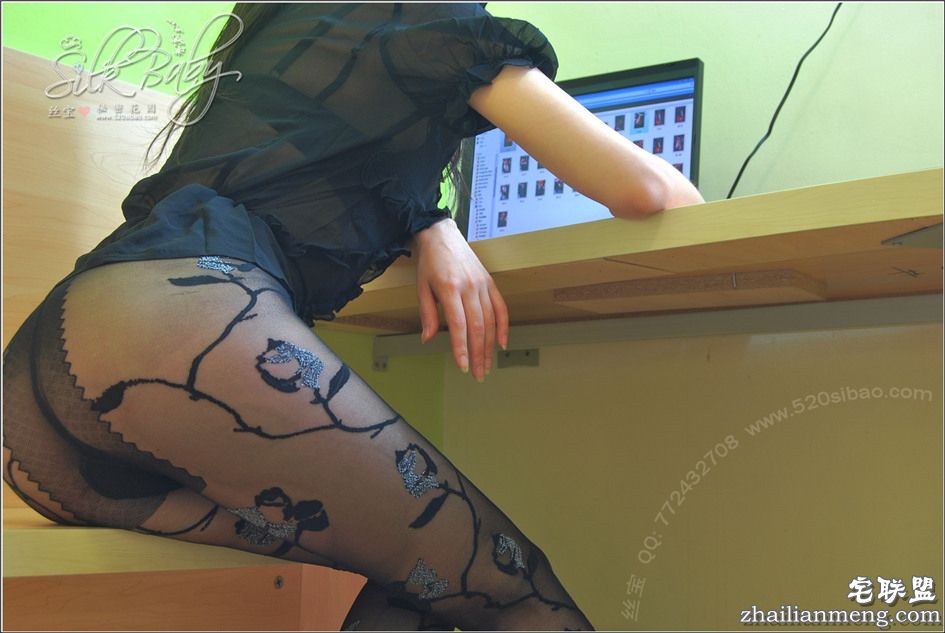 [丝宝] 非主流黑丝嫩模高跟诱惑写真 NO.092第4张