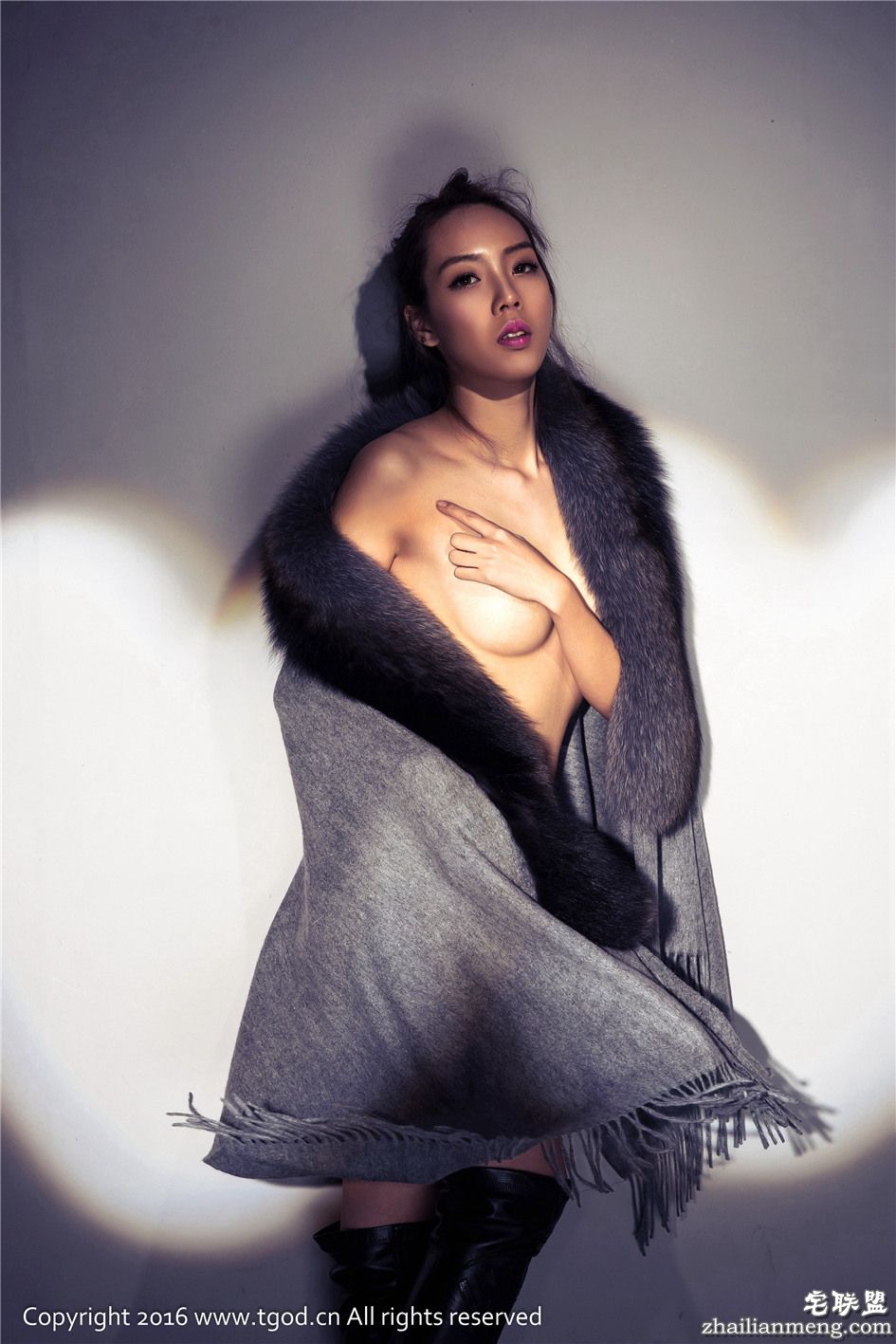 [推女神] 长发美女Meow喵喵哒情趣肚兜写真第二刊 第275期第6张