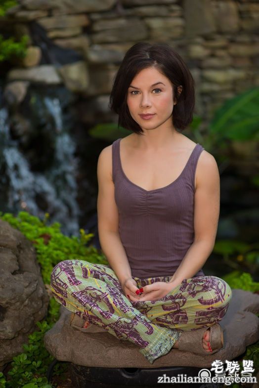 <a href=https://www.zhailm.com/e/tags/?tagname=%E7%BE%8E%E5%A5%B3 target=_blank class=infotextkey>美女</a>高材生开陪睡店只睡不啪每小时60美元