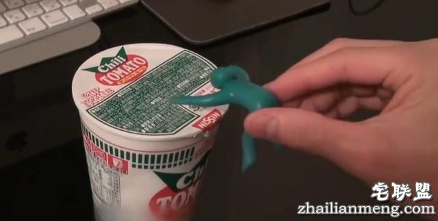 日本十大最奇葩的奇怪发明，看到第四个就给跪了！