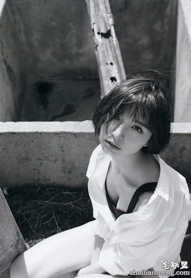 《篠田麻里子的写真夜现场》在火星异种里看不到的性感都在这