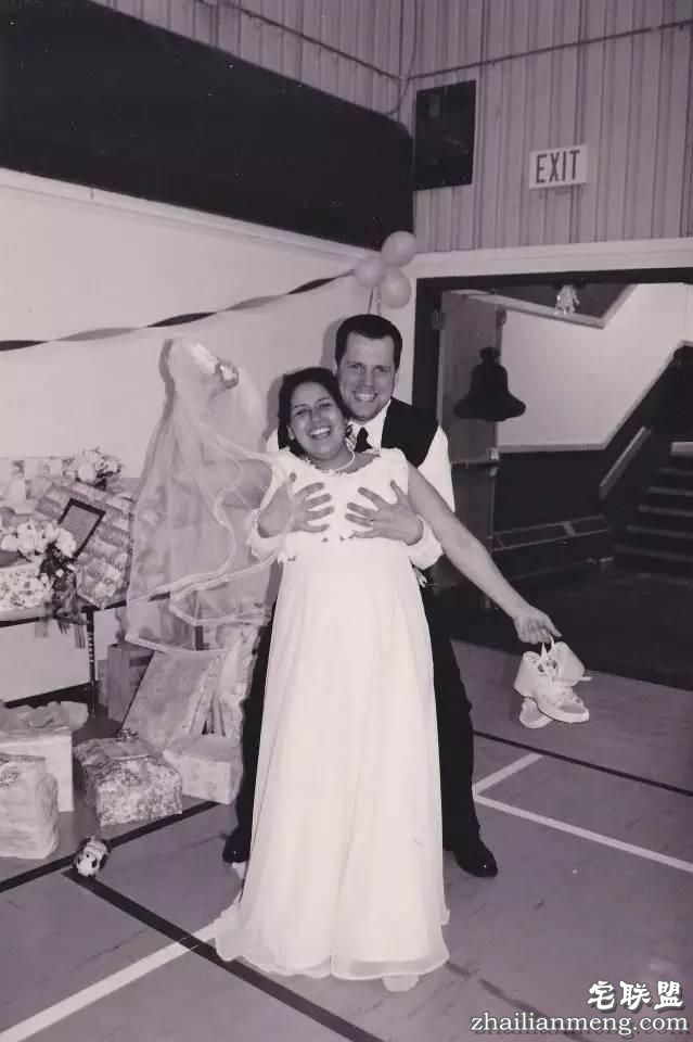 婚礼请大家吃500块肯德基，今年开1400里只为老婆吃全家桶