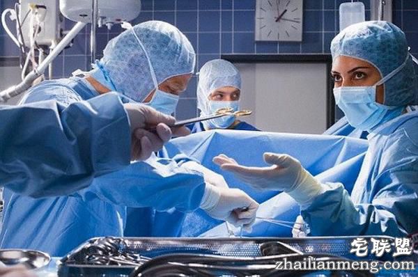 女子产后肚子震动真相曝光!竟是医生将手机落腹中！