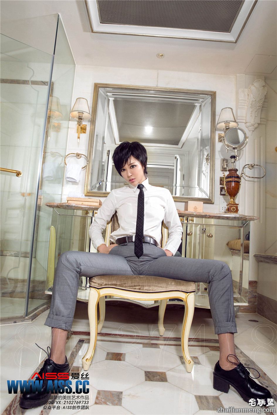 [爱丝] 短发气质美女上演极品丝袜美女艺术图 第098期第3张