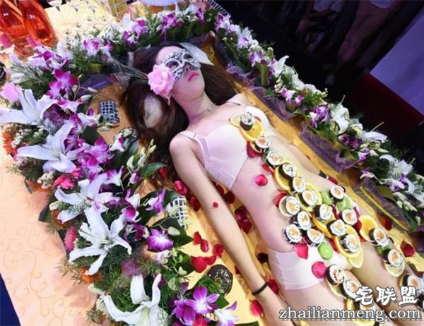 山西酒吧上演人体寿司盛宴 现场淫乱不堪！