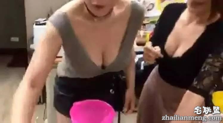 台湾爆乳珍珠奶茶的真相，看完我就跪了！