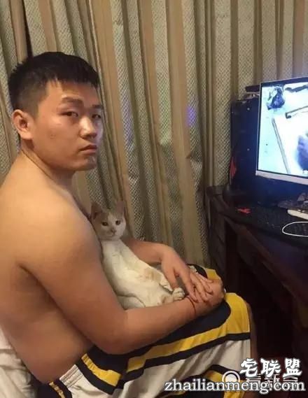 一头长得好像猫的猪，最后那张......