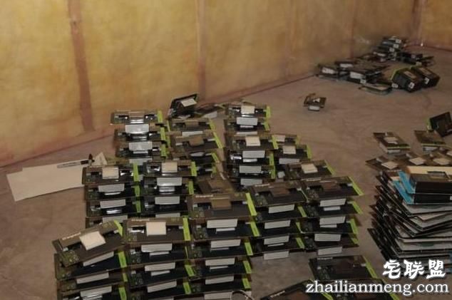 警察抓住传奇大盗后搜查其住所，推开门进去现场所有人被惊呆了！