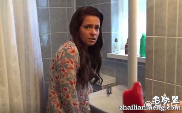 英国男子在女友卫生棉条上涂满辣椒 然后...