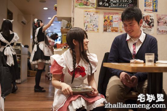 打破次元壁的女仆文化，是怎么火起来的？