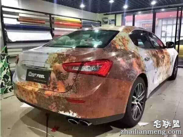 男子400万买的豪车总被朋友借 于是贴了这个膜