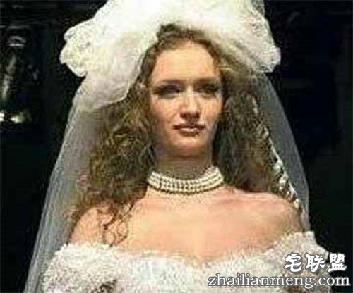 神秘鬼娃新娘:揭墨西哥婚纱店的干尸模特 令人毛骨悚然！