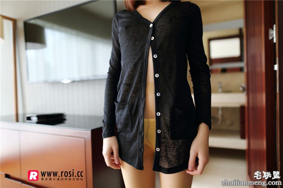 [ROSI] 美女脱丝袜诱人私拍套图 NO.1624第9张