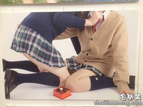 《大腿写真展》破坏力超强的大腿世界让生足控完全崩溃♥