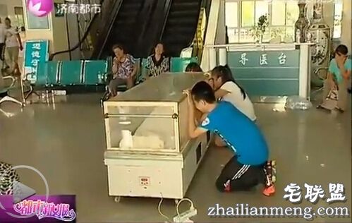 21岁孕妇医院离奇死亡一尸两命 全家抬冰棺闹医院！