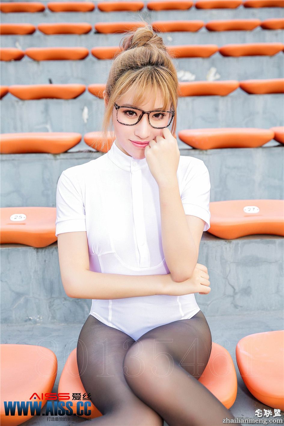 [爱丝] <a href=https://www.zhailm.com/e/tags/?tagname=%E6%80%A7%E6%84%9F target=_blank class=infotextkey>性感</a>眼镜妹体育馆<a href=https://www.zhailm.com/e/tags/?tagname=%E4%B8%9D%E8%A2%9C target=_blank class=infotextkey>丝袜</a><a href=https://www.zhailm.com/e/tags/?tagname=%E7%BE%8E%E8%85%BF target=_blank class=infotextkey>美腿</a>高清个性摄影图片 第104期第1张