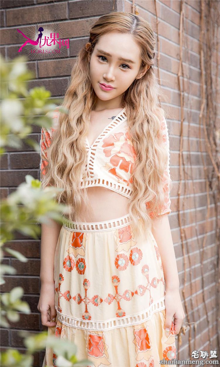 [尤果网] 纹身美女欣杨浴室性感惹火美艳写真 第357期第5张