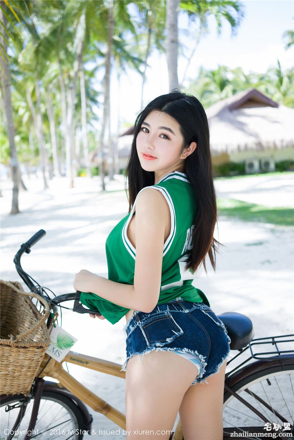 [魅妍社] 白皙<a href=https://www.zhailm.com/e/tags/?tagname=%E7%BE%8E%E5%A5%B3 target=_blank class=infotextkey>美女</a>娜露Selena<a href=https://www.zhailm.com/e/tags/?tagname=%E6%80%A7%E6%84%9F target=_blank class=infotextkey>性感</a>小热裤外拍高清图片 Vol.073第1张