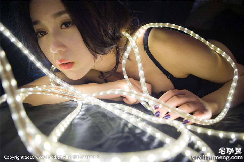 [推女神] 足球宝贝赵小米Kitty深沟诱惑高清美女大图 第306期第4张