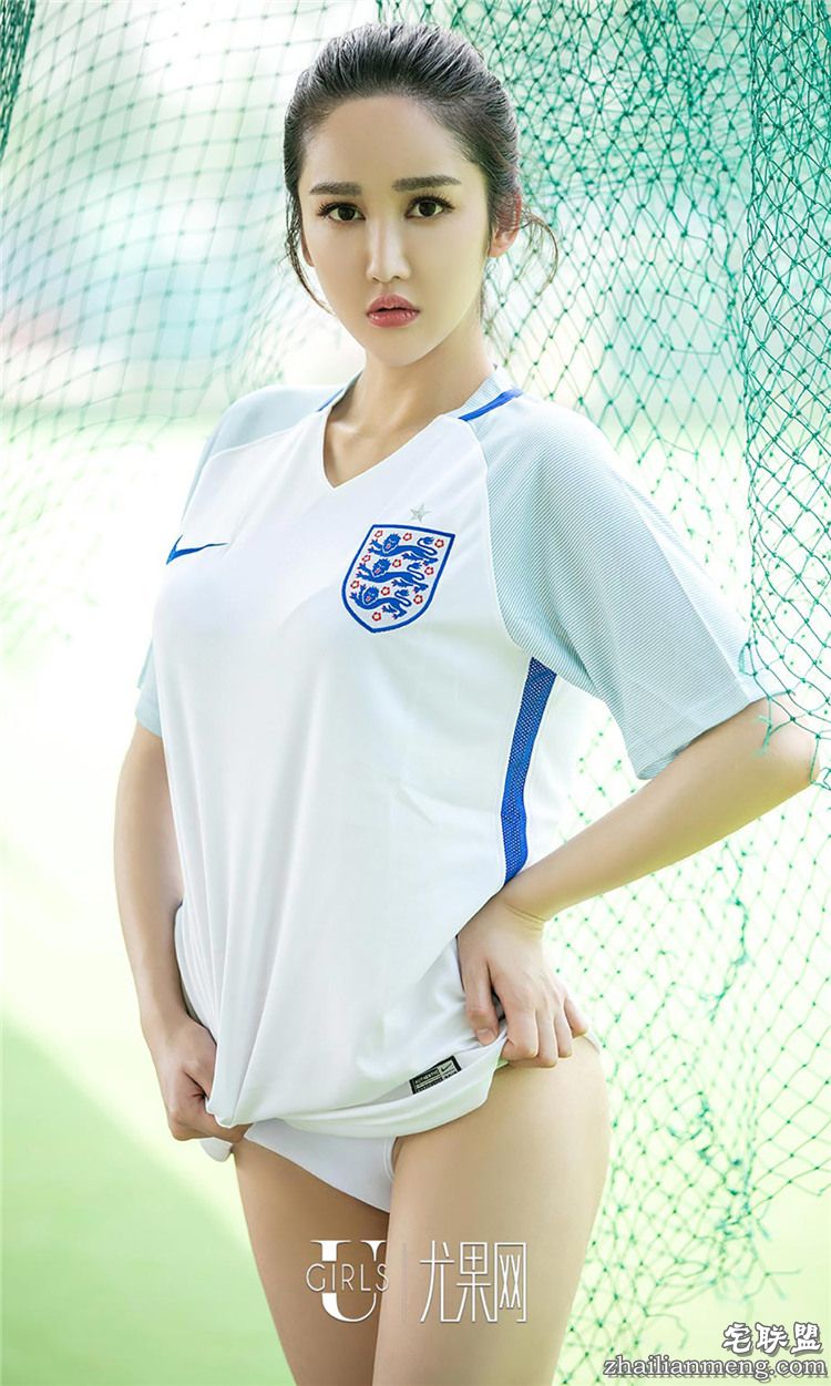 [尤果网] 足球宝贝<a href=https://www.zhailm.com/e/tags/?tagname=%E7%BE%8E%E5%A5%B3 target=_blank class=infotextkey>美女</a>孙嘉言绿茵场上酥胸<a href=https://www.zhailm.com/e/tags/?tagname=%E8%AF%B1%E6%83%91 target=_blank class=infotextkey>诱惑</a> 第365期第1张