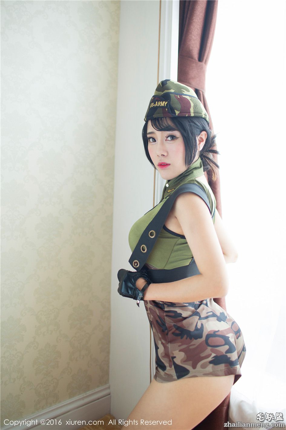[<a href=https://www.zhailm.com/e/tags/?tagname=XIUREN%E7%A7%80%E4%BA%BA%E7%BD%91 target=_blank class=infotextkey>秀人网</a>] 紧身军装<a href=https://www.zhailm.com/e/tags/?tagname=%E7%BE%8E%E5%A5%B3 target=_blank class=infotextkey>美女</a>兜豆靓Youlina撩人姿势图片 第446期第1张