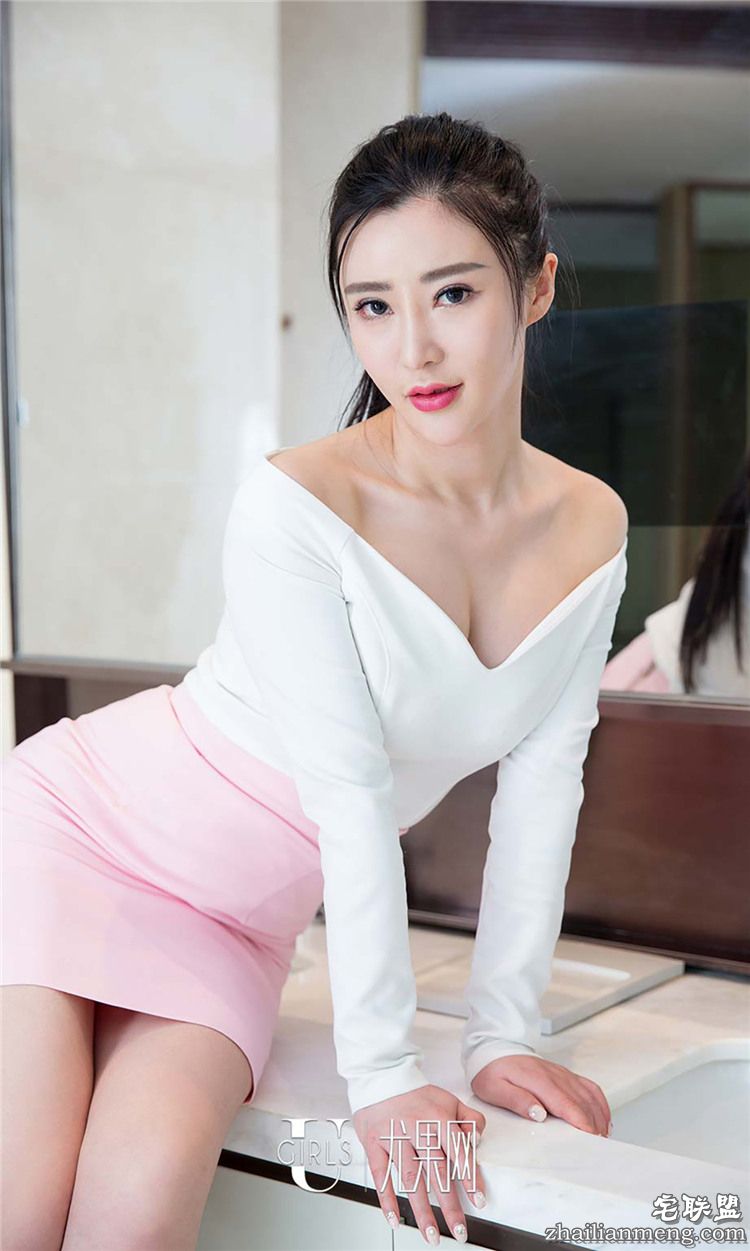 [尤果网] 长发<a href=https://www.zhailm.com/e/tags/?tagname=%E7%BE%8E%E5%A5%B3 target=_blank class=infotextkey>美女</a>佟蔓爆乳<a href=https://www.zhailm.com/e/tags/?tagname=%E8%95%BE%E4%B8%9D target=_blank class=infotextkey>蕾丝</a>内衣<a href=https://www.zhailm.com/e/tags/?tagname=%E8%AF%B1%E6%83%91 target=_blank class=infotextkey>诱惑</a> 第356期第1张