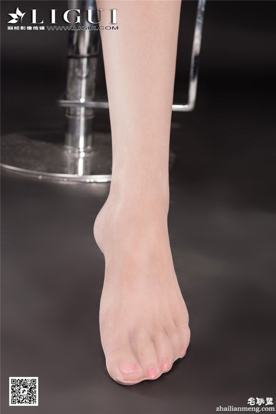 [丽柜] 高级白领乐乐丝足高清特写套图 第259期第5张