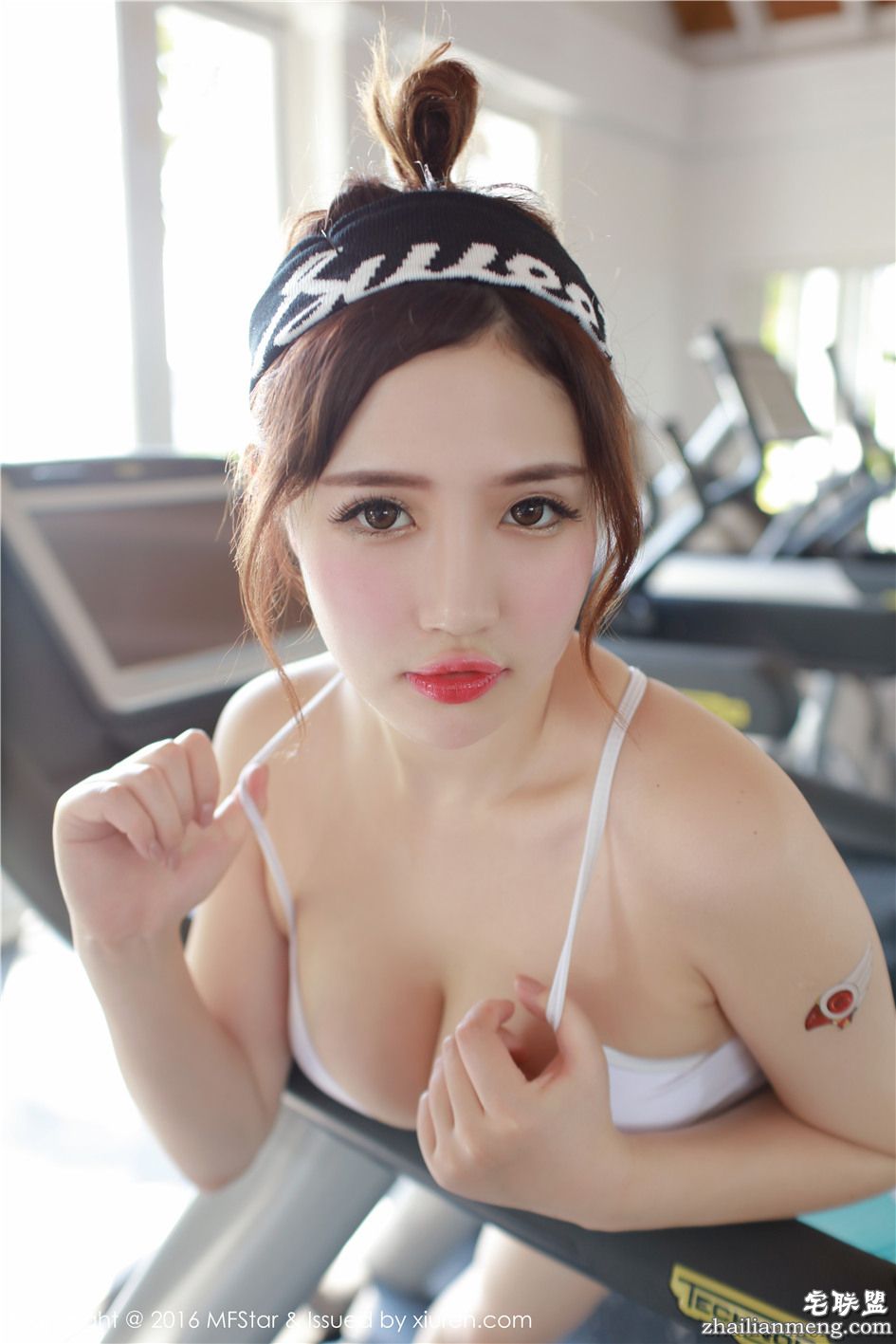 [模范学院] 超可爱的童颜巨乳美女徐cake卡通比基尼海边摄影图片 Vol.056第8张